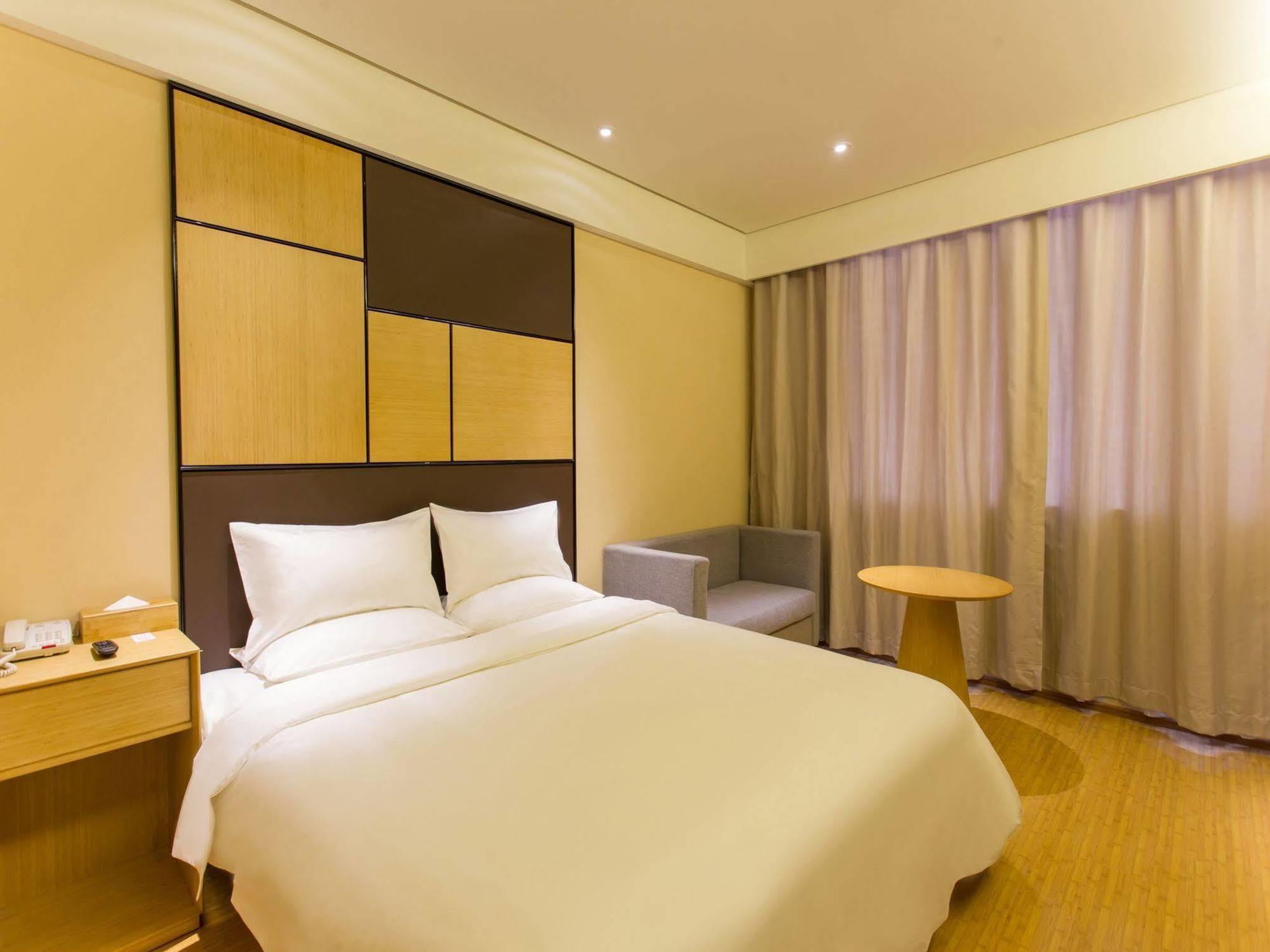 Ji Hotel Shanghai Oriental Pearl Tower Exterior foto